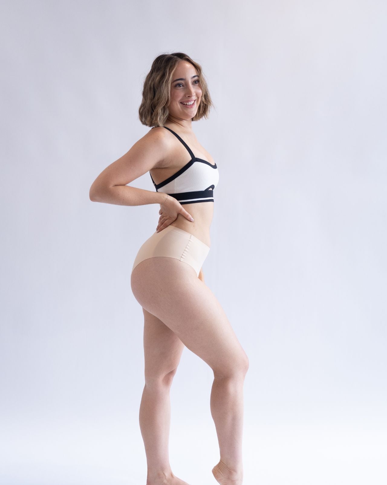 Fredgies seamless bikini style camel toe proof in beige